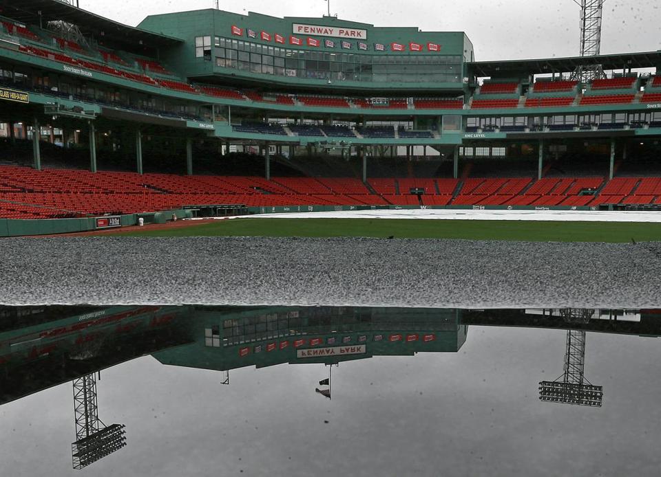 #RedSox and Yankees series opener gets rained out. Will play double-header on July&nbsp;16th.