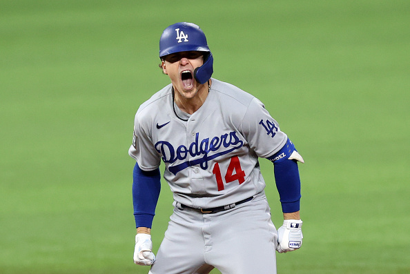 Red Sox officially sign utilityman Kiké Hernández to two-year&nbsp;deal