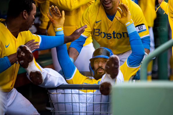 Marwin González comes through with clutch go-ahead homer as Red Sox come back to defeat White Sox, 7-4, to kick off&nbsp;homestand