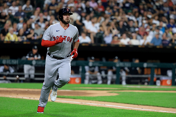Travis Shaw delivers with 3-run homer, game-winning hit as Red Sox battle back to defeat White Sox, 9-8, in&nbsp;extras
