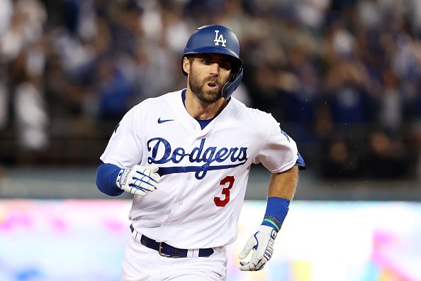 Red Sox among teams interested in free agent utility man Chris Taylor, per report