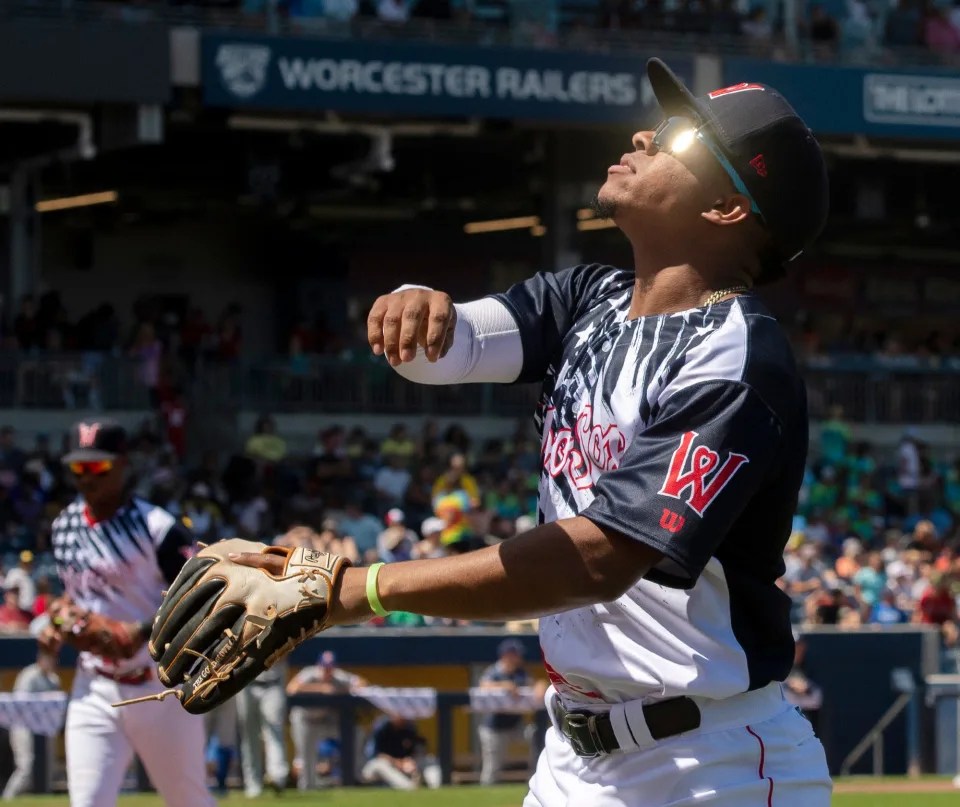 Red Sox infield prospect Enmanuel Valdez off to encouraging start with new&nbsp;organization