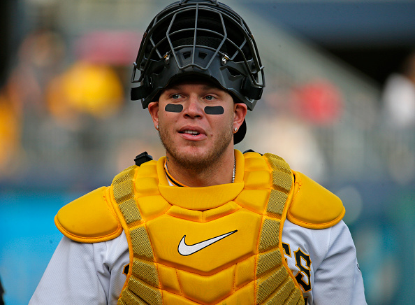 Red Sox ‘in talks’ with Gold Glove-winning catcher Roberto Pérez, per&nbsp;report