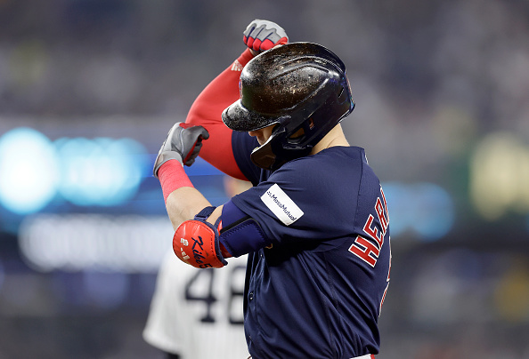 Kiké Hernández comes through with game-winning RBI single as Red Sox take series from Yankees with 3-2 victory in&nbsp;extras